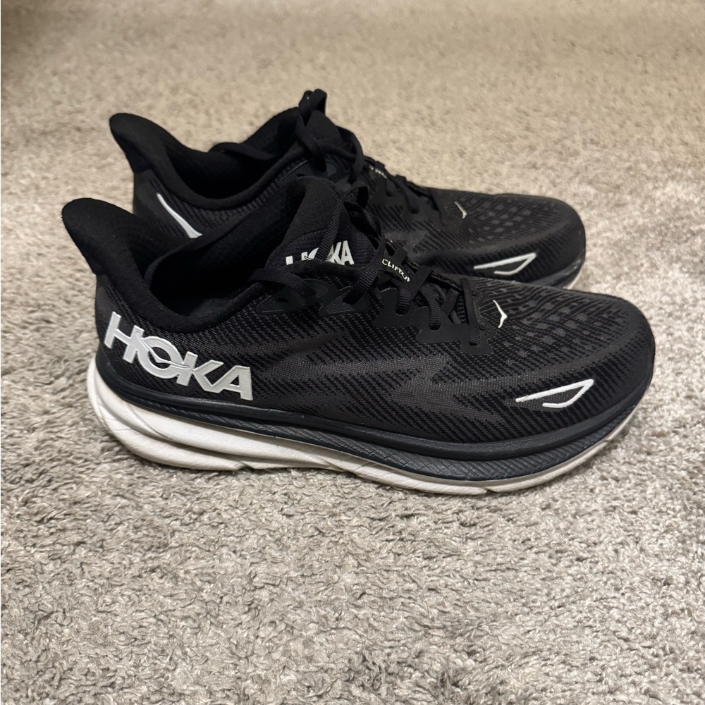 Men’s Hokas size 10.5